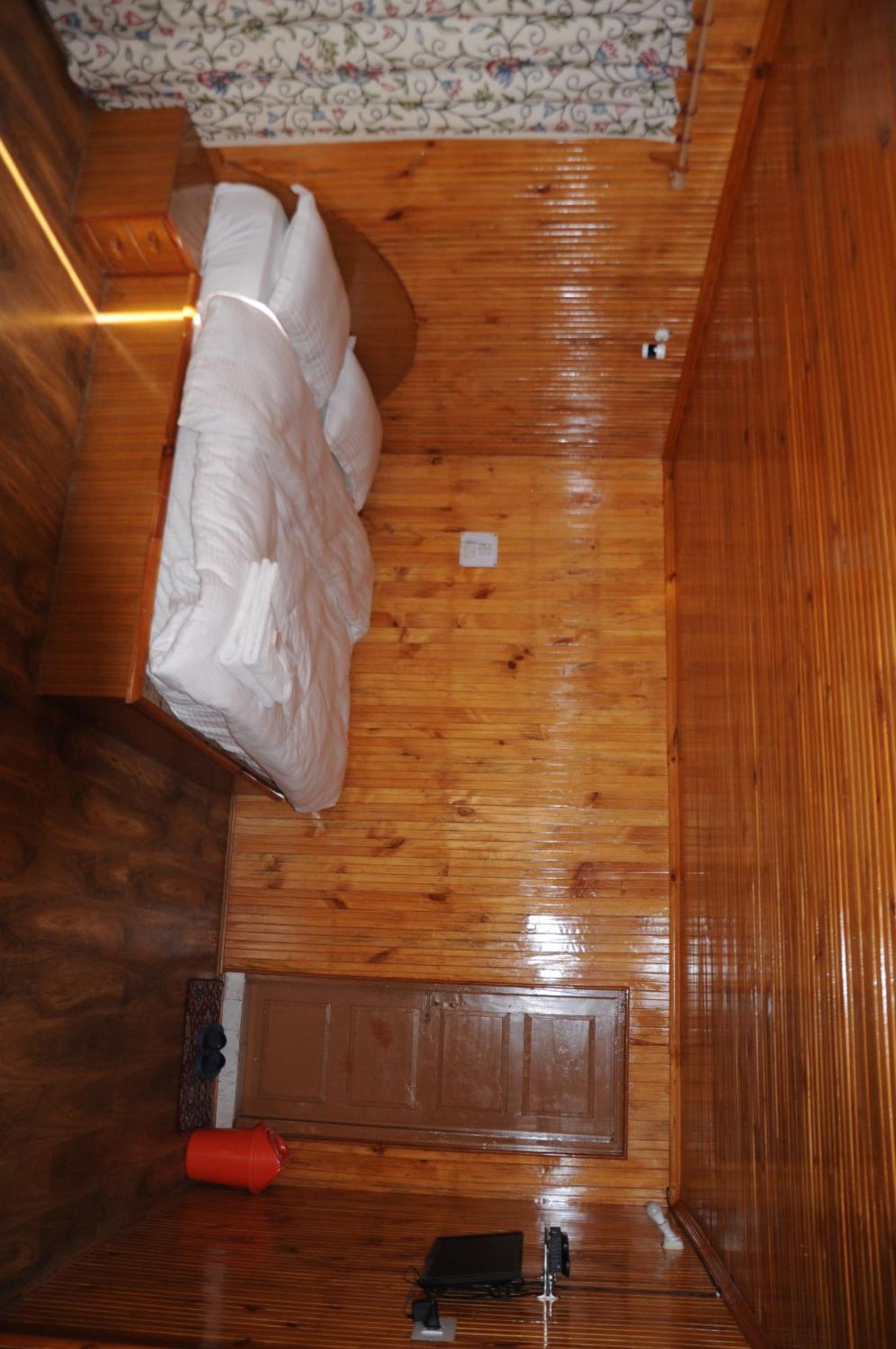 Pine Palace Resort Pahalgām Eksteriør billede